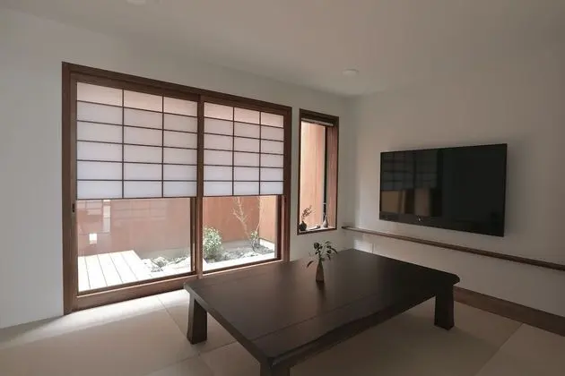 Ev (Private Vacation)