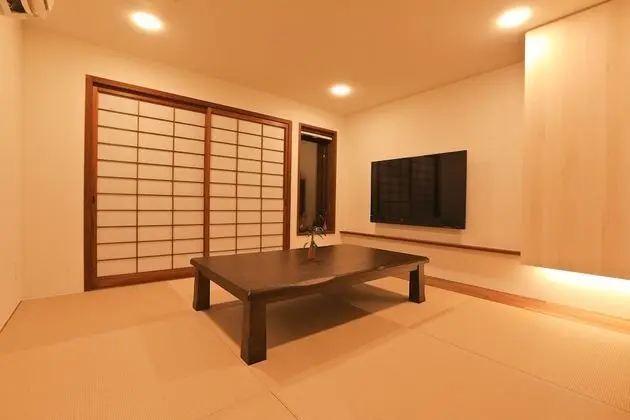 Ev (Private Vacation)