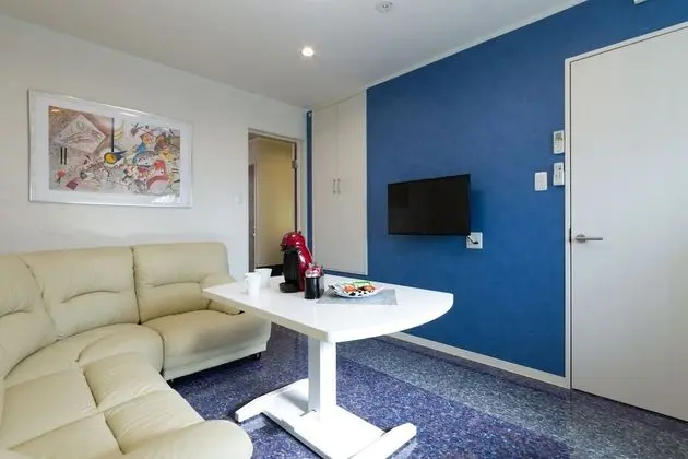 Ev (Private Vacation)