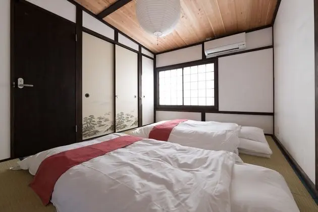Ev (Private Vacation)