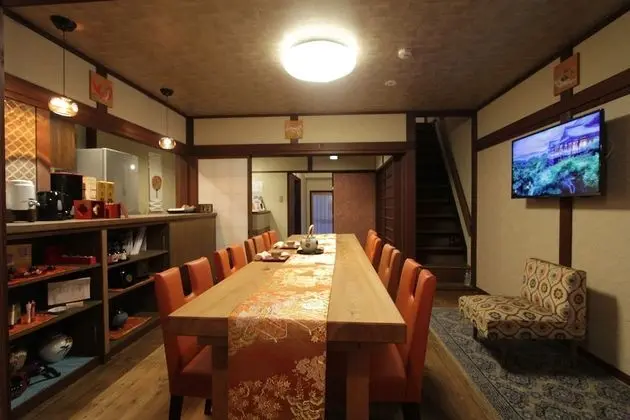 Ev (Private Vacation)