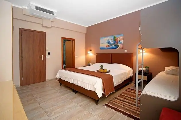 Dört Kişilik Oda, Şehir Manzaralı