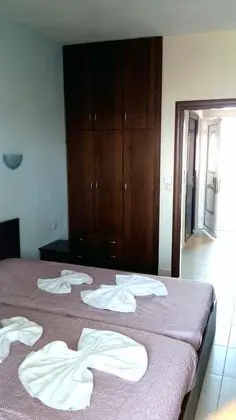 Tek Büyük veya İki Ayrı Yataklı Oda, 1 Çift Kişilik veya 2 Tek Kişilik Yatak