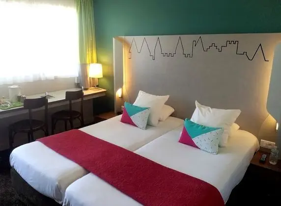 Superior, İki Tek Kişilik Yataklı