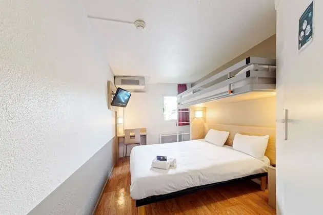 Standard Oda, Birden Çok Yatak (1 Double and 1 Single bed)