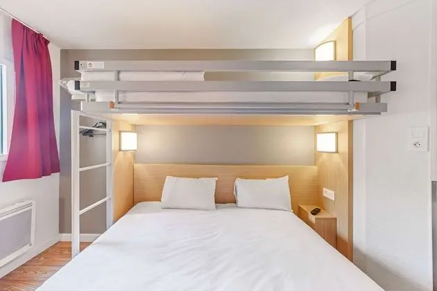 Standard Oda, Birden Çok Yatak (1 Double and 1 Single bed)