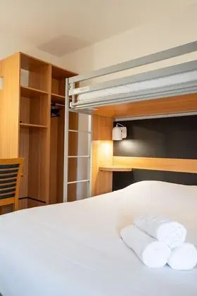 Standard Oda, Birden Çok Yatak (1 Double and 1 Single bed)