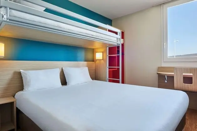 Standard Oda, Birden Çok Yatak (1 Double and 1 Single bed)