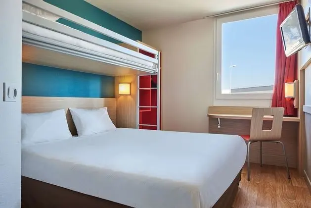 Standard Oda, Birden Çok Yatak (1 Double and 1 Single bed)