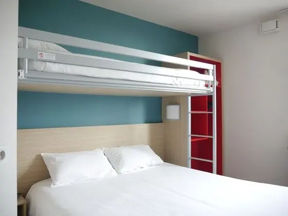 Standard Oda, Birden Çok Yatak (1 Double and 1 Single bed)