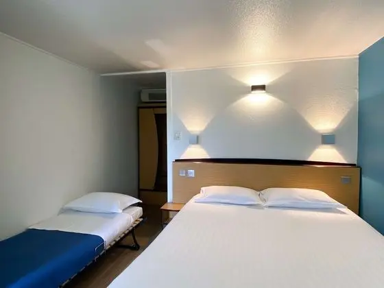 Standard Oda, Birden Çok Yatak (with double bed & extra bed)