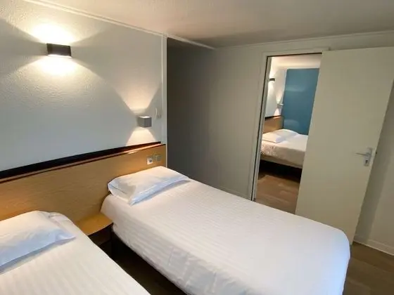 Standard Oda, Birden Çok Yatak (with double bed & extra bed)