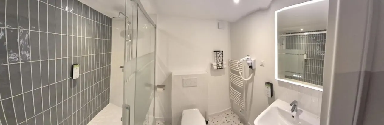 Engellilere uygun banyo