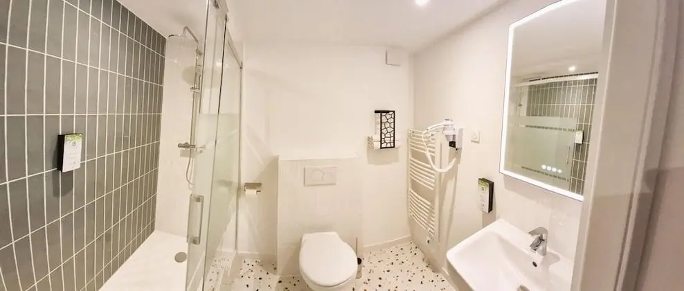Engellilere uygun banyo