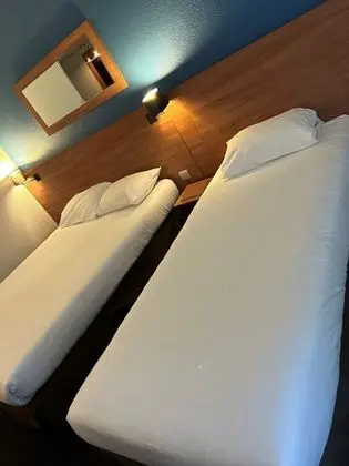 Standard Oda, 3 Tek Kişilik Yatak