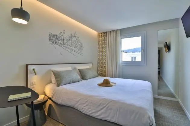 Comfort Tek Büyük Yataklı Oda
