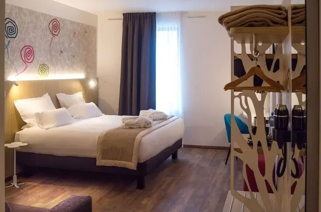 Standard Oda, 1 Çift Kişilik Yatak ve Çekyat
