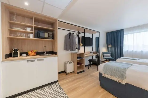 Standard Oda, 2 Tek Kişilik Yatak, Küvet (Kitchenette)