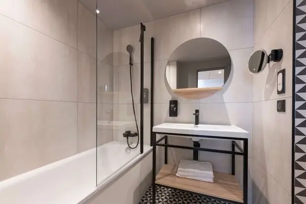 Standard Oda, 2 Tek Kişilik Yatak, Küvet (Kitchenette)