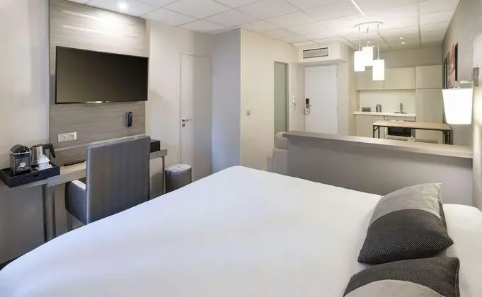 Superior Oda, 1 En Büyük (King) Boy Yatak, Sigara İçilmez, Küçük Mutfak (with Sofabed)