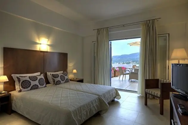 Üç Kişilik Oda, Deniz Manzaralı