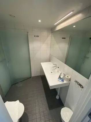 Business Tek Büyük Yataklı Oda