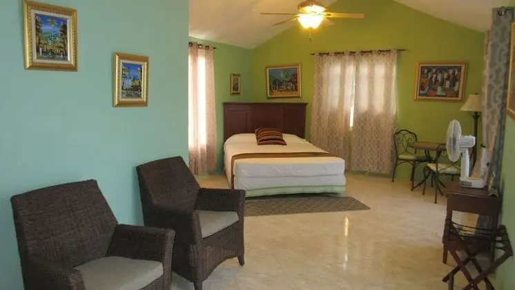 Queen Room #1
