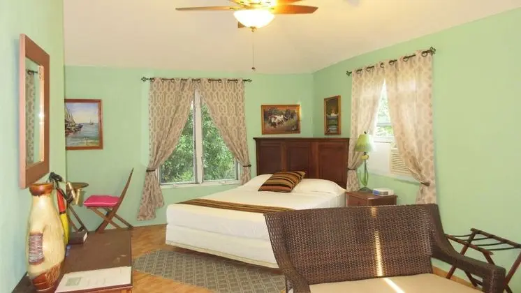 Queen Room #2