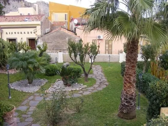 Tek Büyük veya İki Ayrı Yataklı Oda (Private External Bathroom)
