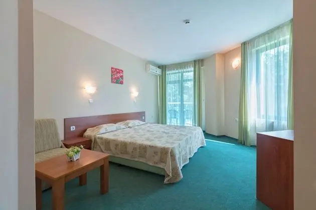 Tek Büyük veya İki Ayrı Yataklı Oda, Balkon