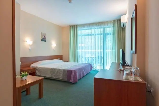 Tek Büyük veya İki Ayrı Yataklı Oda, Balkon