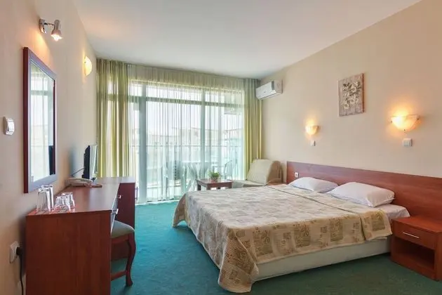 Tek Büyük veya İki Ayrı Yataklı Oda, Balkon