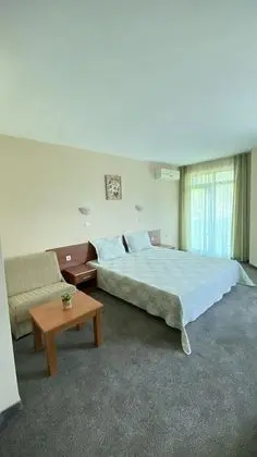 Tek Büyük veya İki Ayrı Yataklı Oda, Balkon