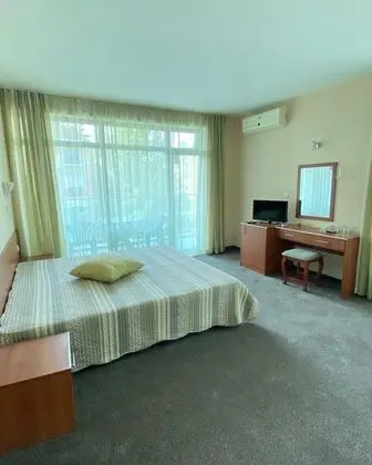 Tek Büyük veya İki Ayrı Yataklı Oda, Balkon