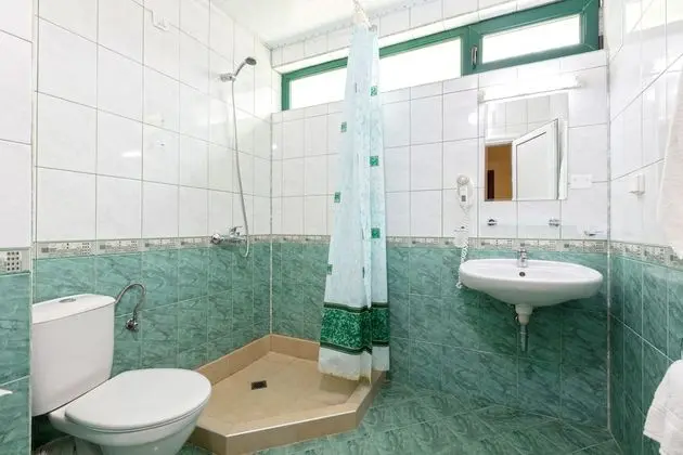 Tek Büyük veya İki Ayrı Yataklı Oda, Balkon