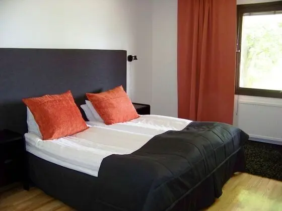 Tek Büyük Yataklı Oda, Kısmi Göl Manzaralı