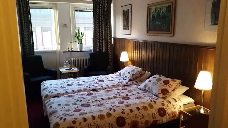 İki Ayrı Yataklı Oda (Private WC, Shared Shower)