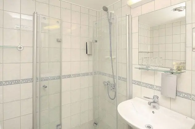 Tek Büyük Yataklı Oda, 1 Çift Kişilik Yatak (Small)