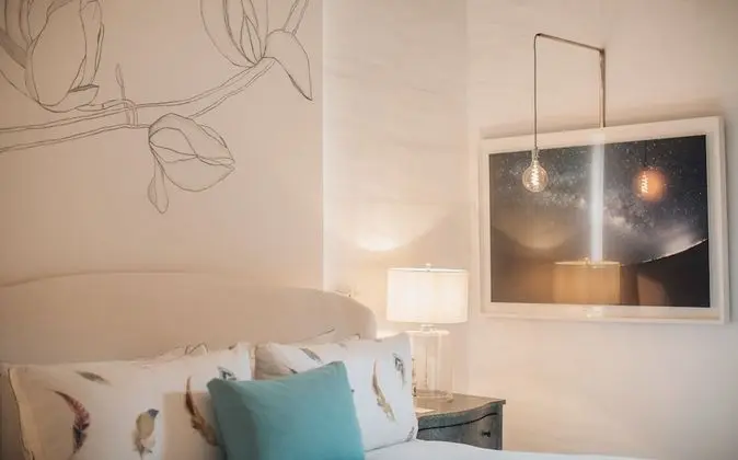 Master Suite King With Bathtub
