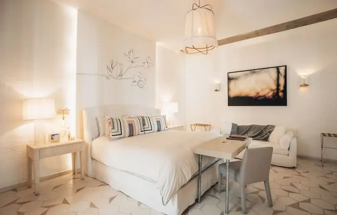 Master Suite King With Bathtub