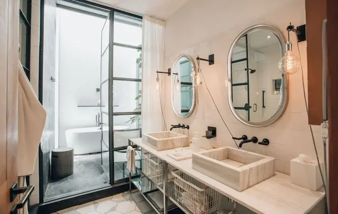 Premiun Suite King with Bathtub
