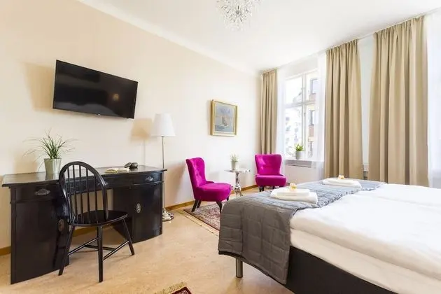 Tek Büyük Yataklı Oda, Ortak Banyo