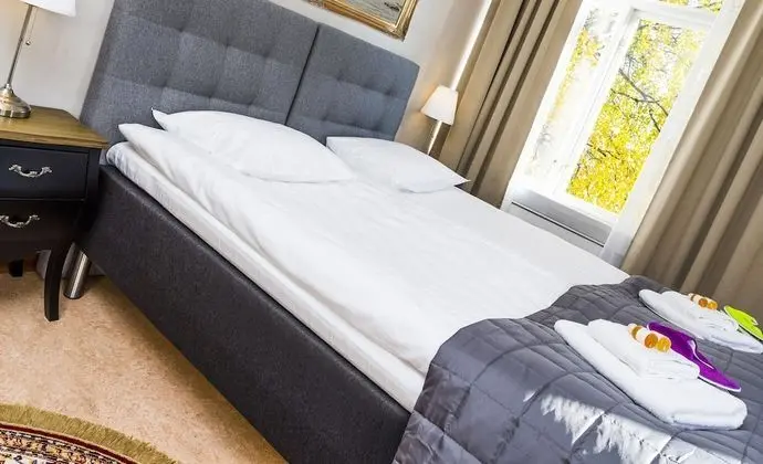 Tek Büyük Yataklı Oda, Ortak Banyo