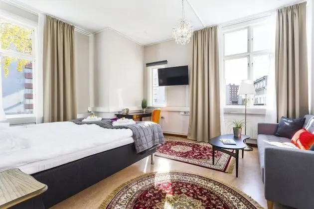 Tek Büyük Yataklı Oda, Ortak Banyo