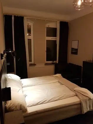 Tek Büyük Yataklı Oda (140cm bed)