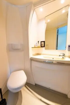 Üç Kişilik Oda, Özel Banyo