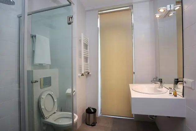 Basic Tek Büyük Yataklı Oda