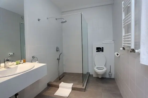 Basic Tek Büyük Yataklı Oda