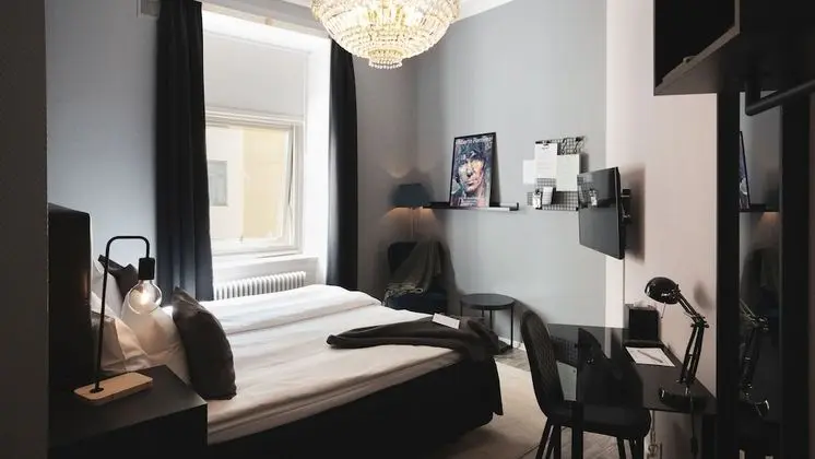Standard Tek Büyük Yataklı Oda