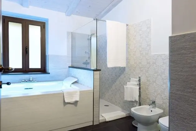 Tek Büyük Yataklı Oda, Jakuzi (Nicchia)